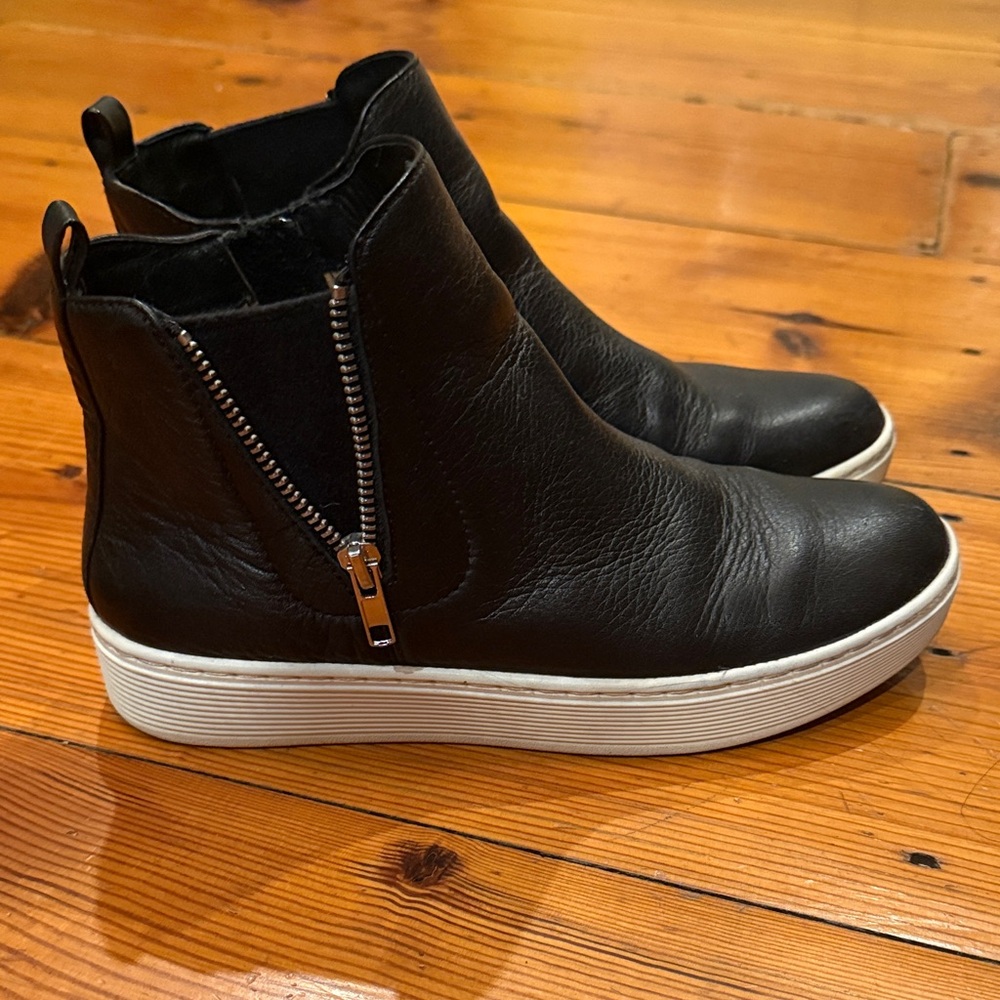 Sofft Black Leather Ankle Booties with White Soles - Picture 3 of 8